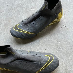 Nike mercurial fly knit soccer cleats men’s 13